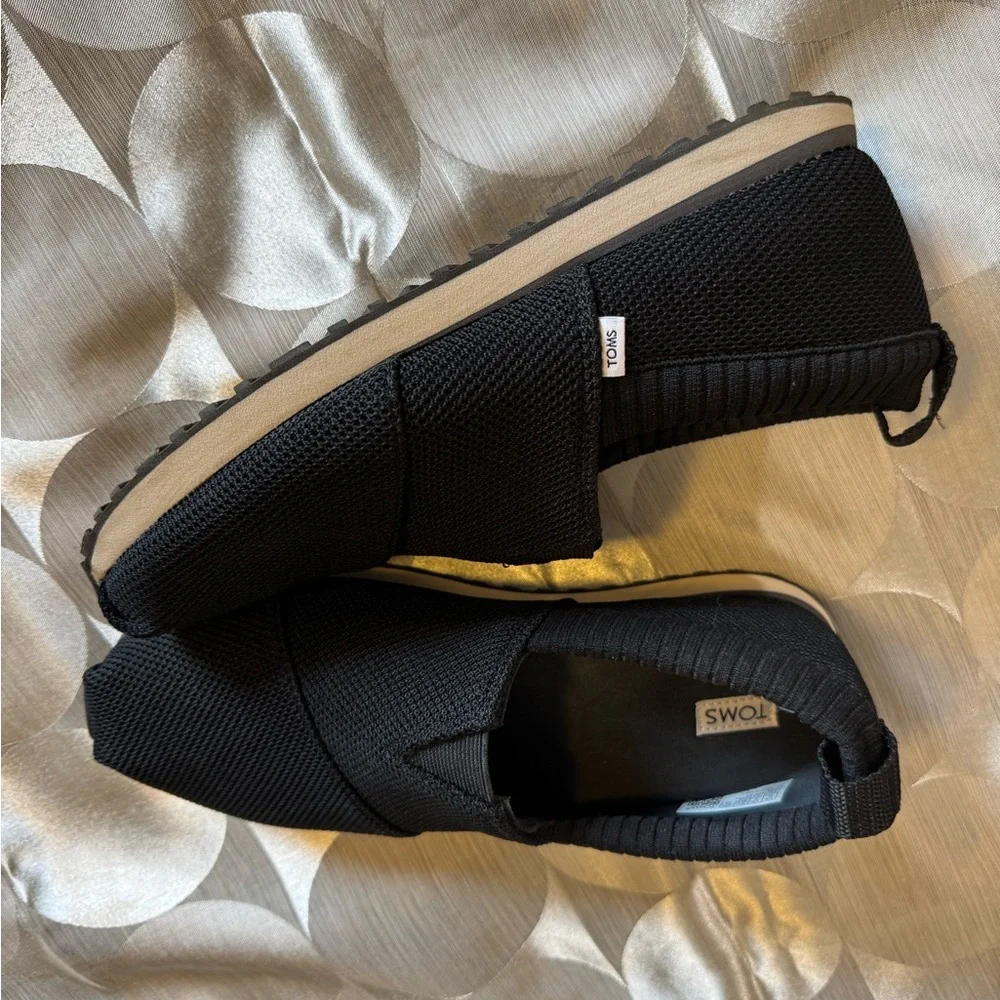 Toms Black Knit Slip-On Athletic Shoes - Picture 2 of 4